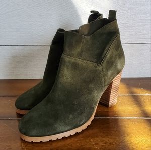 Crowned Vintage Suede Ankle Boots
